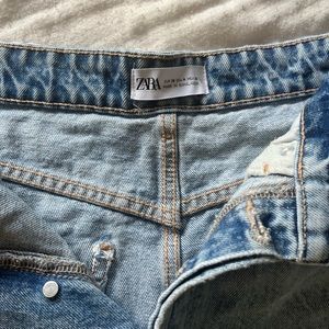 ZARA HIGH RISE SHORTS SIZE 4 LIGHT WASH